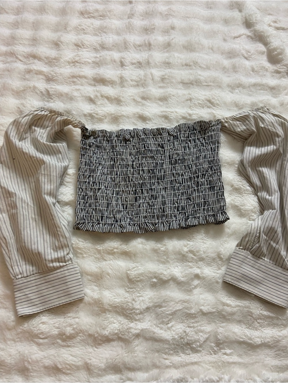 First of all kind Striped Off-Shoulder Smocked Crop Top 39174 - Picture 7 of 9